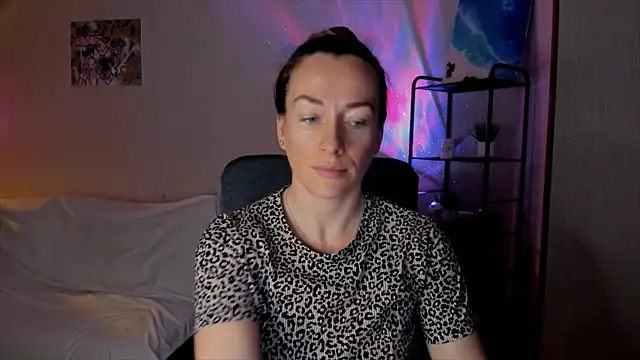 Snapshot of RebeccaMartinez chatting on December 1, 7:24 am RebeccaMartinez online show from December 1, 7:24 am