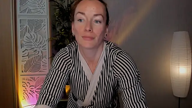 RebeccaMartinez online show from June 3, 9:12 am