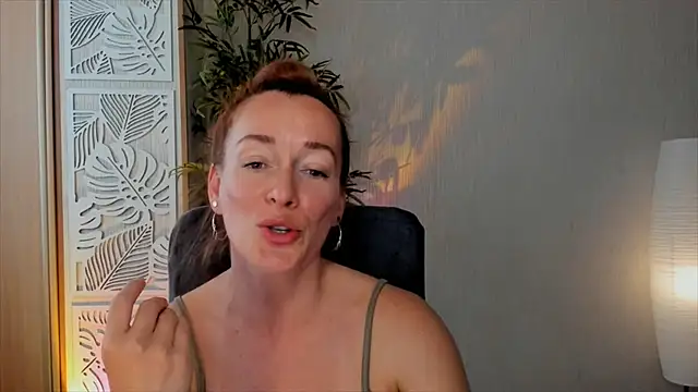 RebeccaMartinez online show from June 7, 8:07 am