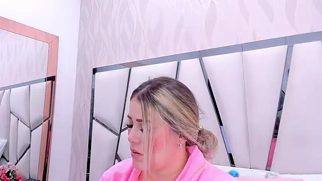 kimberly7  online show from June 20, 11:35 am