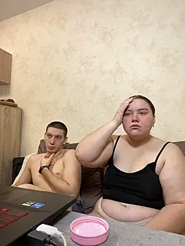 Snapshot of Comprom1se chatting on February 14, 9:45 am Comprom1se online show from February 14, 9:45 am