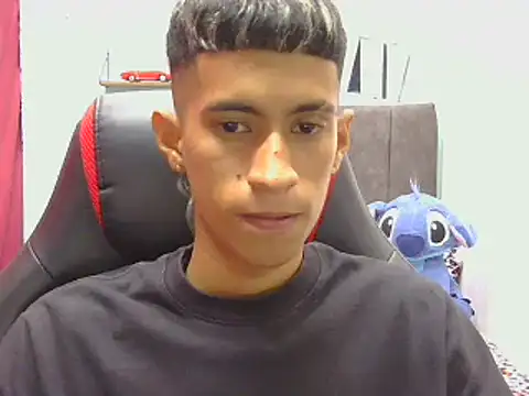Angelstripboy online show from April 29, 11:44 pm