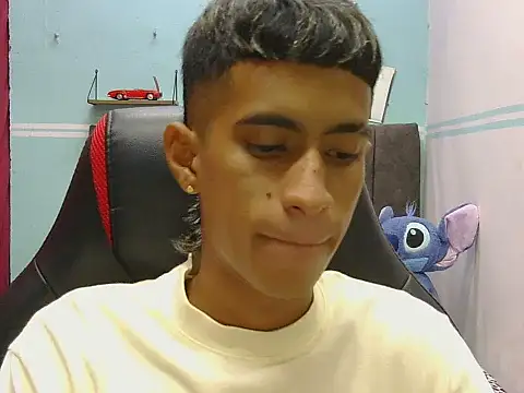 Angelstripboy online show from May 1, 3:55 am