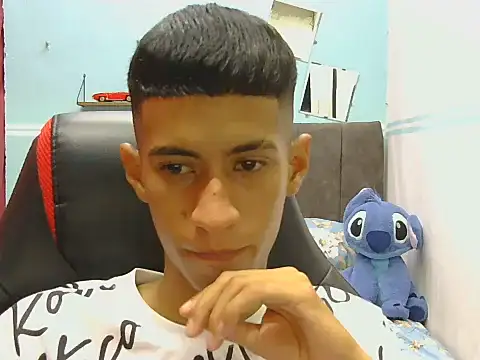 Angelstripboy online show from June 10, 11:13 pm