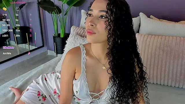 Snapshot of susan_cute198 chatting on September 9, 12:05 pm susan cute198 online show from September 9, 12:05 pm