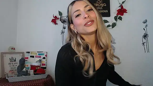 Liamiler01  online show from March 17, 12:25 pm