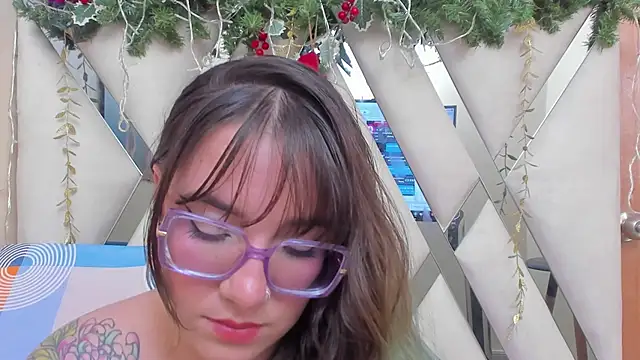 Snapshot of DEVA_BLUE_ chatting on December 6, 5:20 am DEVA BLUE online show from December 6, 5:20 am