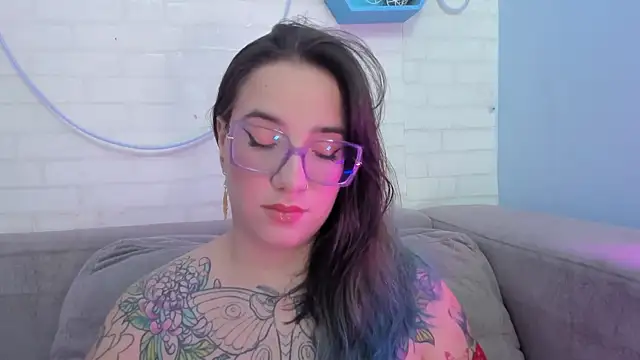Snapshot of DEVA_BLUE_ chatting on February 10, 12:41 am DEVA BLUE online show from February 10, 12:41 am