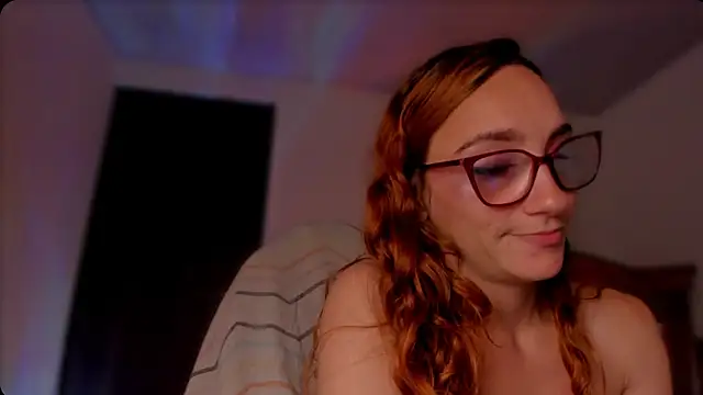 Snapshot of _lh_ chatting on February 11, 2:35 pm lh online show from February 11, 2:35 pm