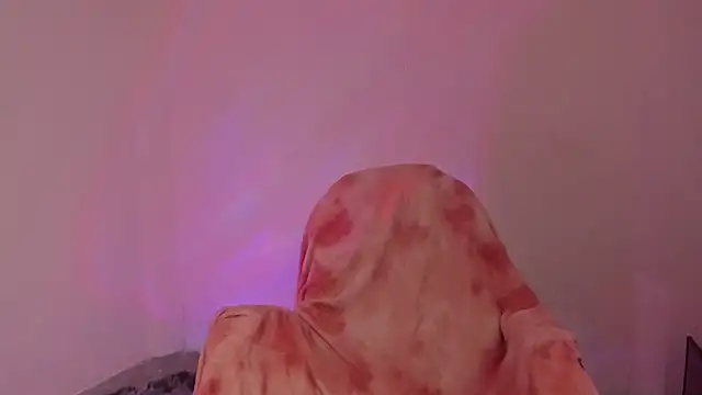 Snapshot of _lh_ chatting on October 14, 1:12 pm lh online show from October 14, 1:12 pm