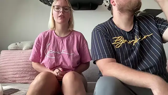LucyFoxLulu online show from May 14, 1:29 pm
