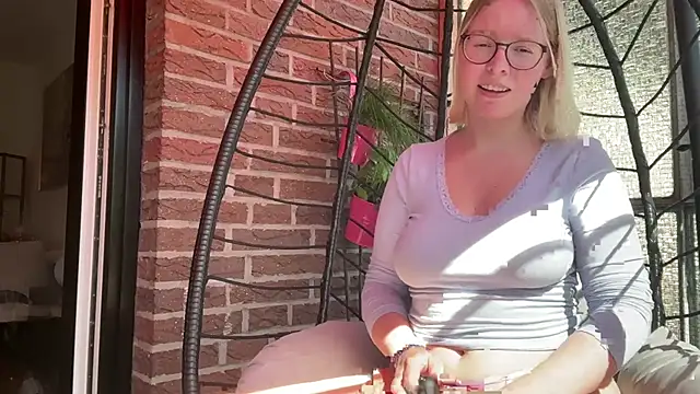 LucyFoxLulu online show from May 28, 2:03 pm