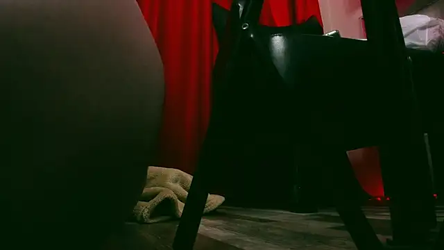 Frau  Lilith online show from February 15, 8:01 pm