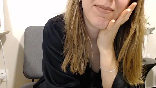 Snapshot of ninfa2000 chatting on February 21, 9:05 pm ninfa2000 online show from February 21, 9:05 pm