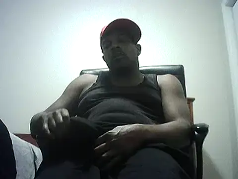 Snapshot of ThugDick79 chatting on December 12, 8:21 pm ThugDick79 online show from December 12, 8:21 pm