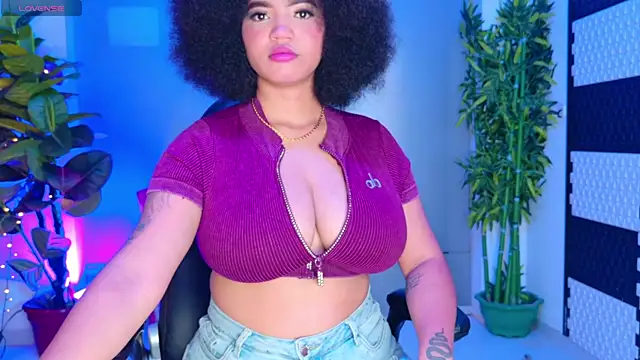 Snapshot of MalaikaBrown chatting on October 27, 12:20 pm MalaikaBrown online show from October 27, 12:20 pm