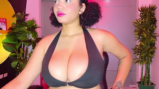 Snapshot of MalaikaBrown chatting on November 29, 12:19 pm MalaikaBrown online show from November 29, 12:19 pm