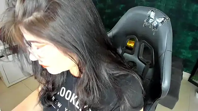 BellaFlaming online show from January 31, 11:13 am