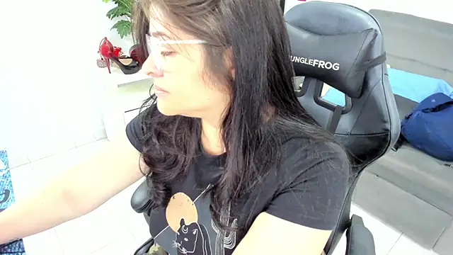 BellaFlaming online show from February 25, 11:08 am