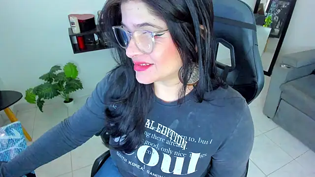 BellaFlaming online show from September 13, 12:05 pm