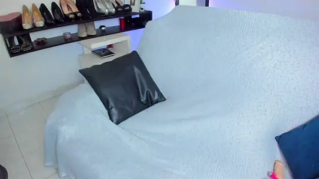 BellaFlaming online show from February 2, 10:47 am