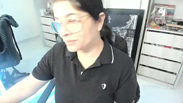BellaFlaming online show from July 28, 11:17 am