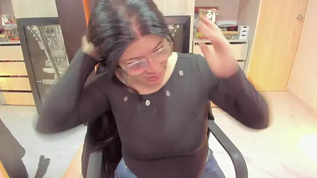 BellaFlaming online show from July 30, 11:31 am