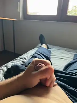 Snapshot of vanjbi45 chatting on October 21, 7:53 am vanjbi45 online show from October 21, 7:53 am