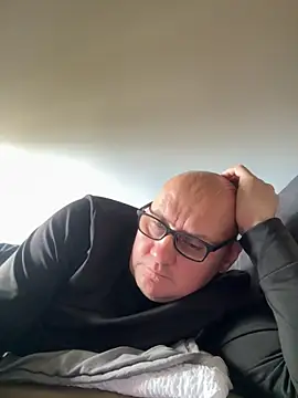 Snapshot of vanjbi45 chatting on October 27, 11:47 am vanjbi45 online show from October 27, 11:47 am