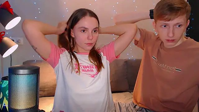 juliaanddima online show from December 17, 11:59 pm