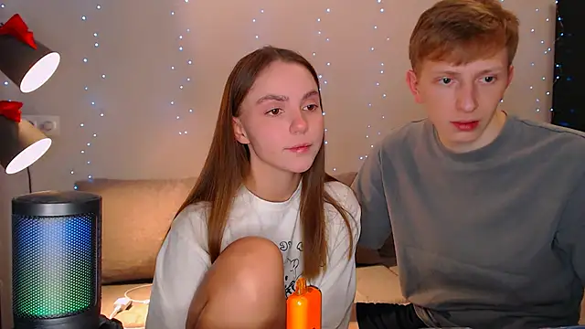 juliaanddima online show from December 20, 9:50 pm