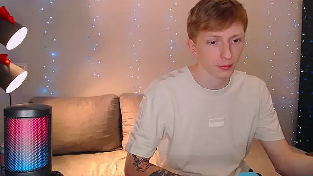 juliaanddima online show from December 23, 2:24 am