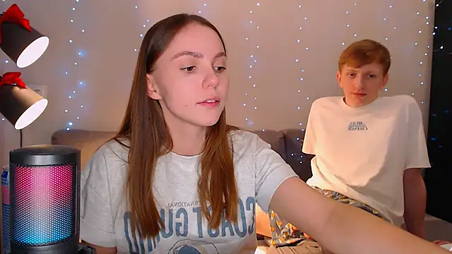 juliaanddima online show from December 27, 12:29 am