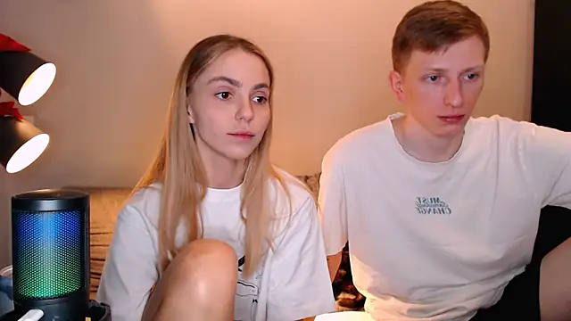 Snapshot of juliaanddima chatting on November 17, 9:20 pm juliaanddima online show from November 17, 9:20 pm