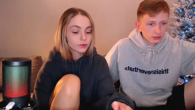 juliaanddima online show from January 8, 10:23 pm