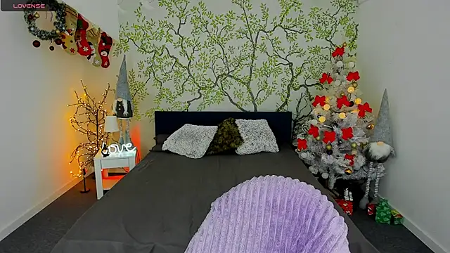 Snapshot of Linda_EX chatting on January 2, 7:44 am Linda EX online show from January 2, 7:44 am