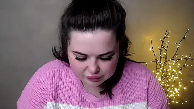 Snapshot of Emily_Mo chatting on November 20, 6:35 am Emily Mo online show from November 20, 6:35 am