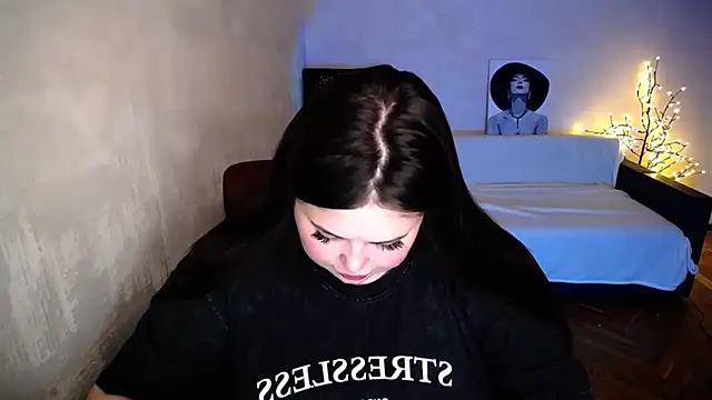 Emily Mo online show from August 8, 5:53 am
