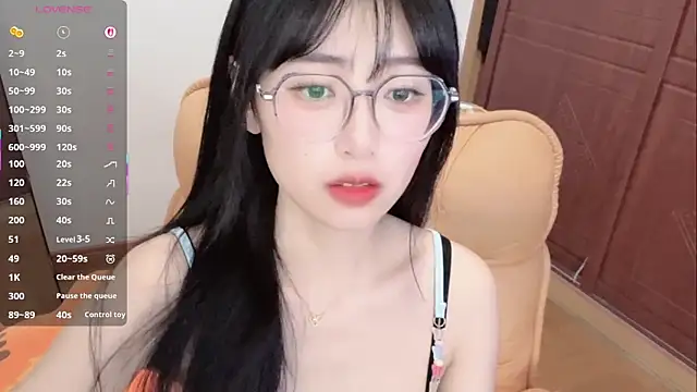 Snapshot of 4uoki chatting on December 21, 3:41 pm 4uoki online show from December 21, 3:41 pm