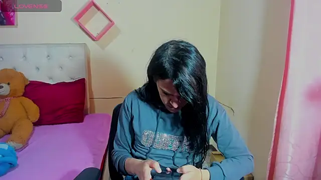 Snapshot of sweet1Girl chatting on December 18, 1:56 pm sweet1Girl online show from December 18, 1:56 pm
