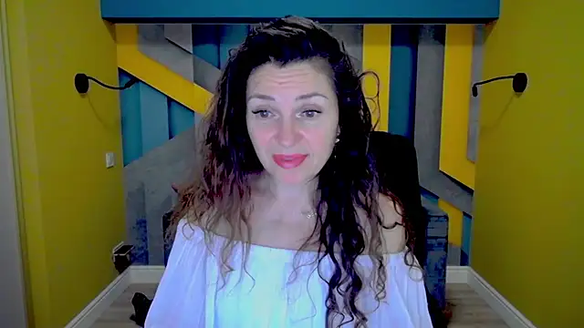 Snapshot of EllaLong chatting on December 3, 12:27 pm EllaLong online show from December 3, 12:27 pm