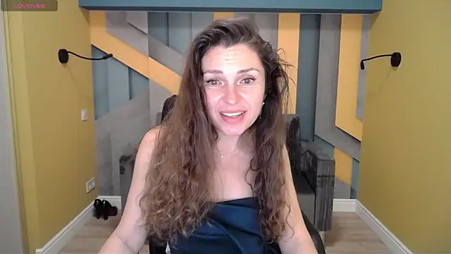 Snapshot of EllaLong chatting on December 24, 3:58 pm EllaLong online show from December 24, 3:58 pm