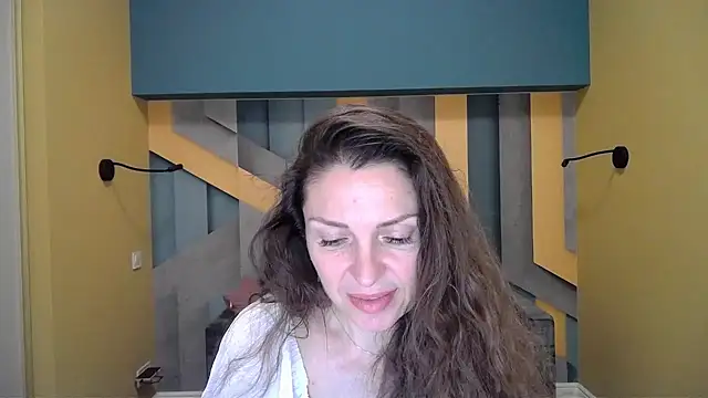 Snapshot of EllaLong chatting on January 8, 12:26 pm EllaLong online show from January 8, 12:26 pm