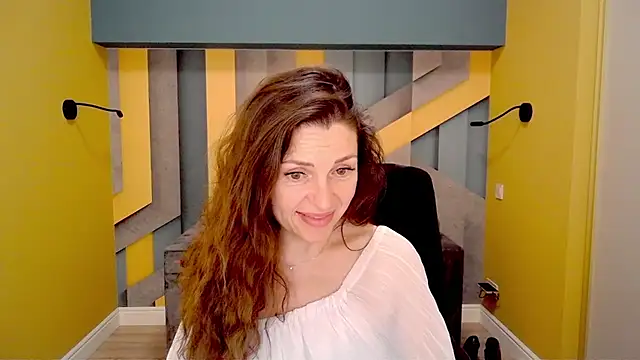 Snapshot of EllaLong chatting on February 22, 3:47 pm EllaLong online show from February 22, 3:47 pm