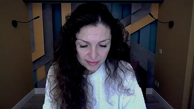 Snapshot of EllaLong chatting on November 21, 12:26 pm EllaLong online show from November 21, 12:26 pm