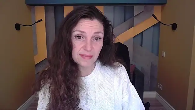 Snapshot of EllaLong chatting on November 25, 12:38 pm EllaLong online show from November 25, 12:38 pm