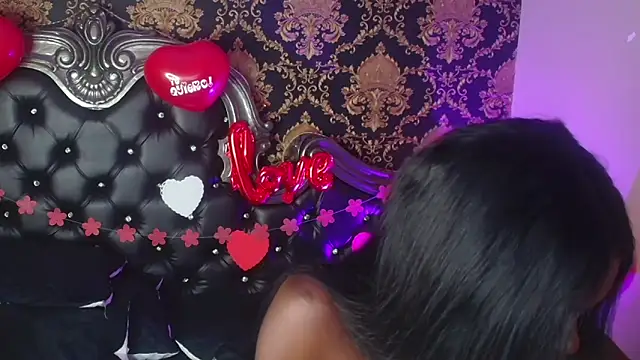 Snapshot of NaiaGils chatting on February 14, 4:20 pm NaiaGils online show from February 14, 4:20 pm