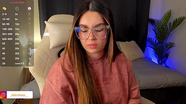 Snapshot of dakottaa_ chatting on November 11, 12:21 am dakottaa online show from November 11, 12:21 am