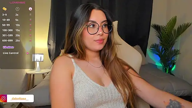 dakottaa  online show from March 5, 12:06 am