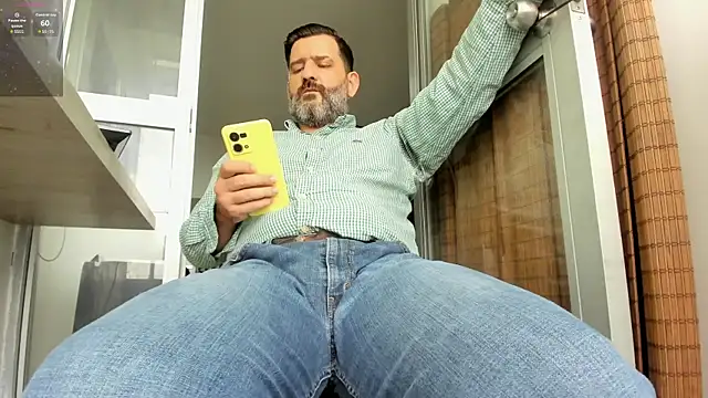 Maxi TheBigDaddy online show from May 2, 9:09 pm